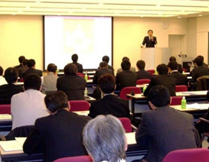 監査法人トーマツのセミナーで当社社長が講演 監査法人トーマツのセミナーで当社社長が講演