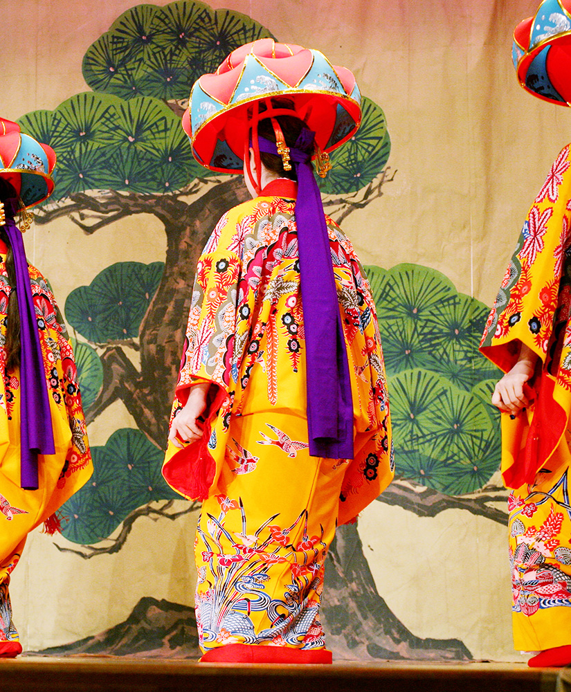 華やかな琉球王族の衣装
