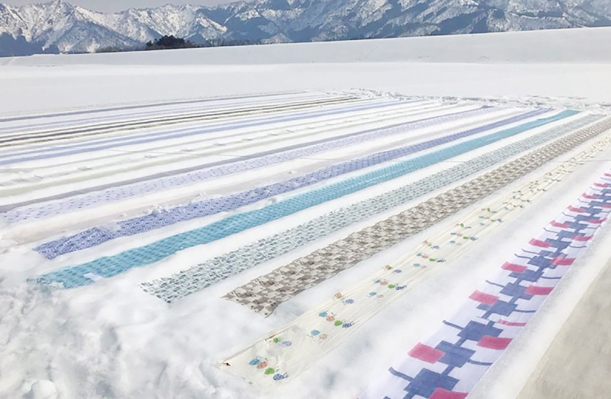 越後の早春の風物詩「雪晒し」